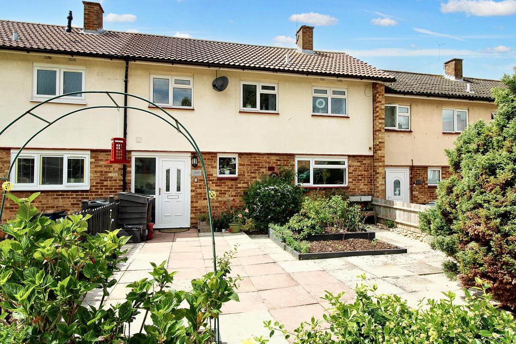 Green Close, Stevenage SG2 3 bed terraced house for sale - £350,000