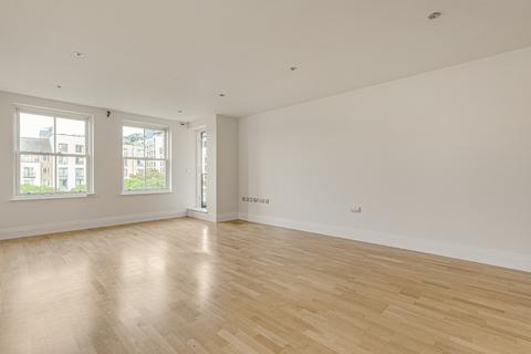3 bedroom flat for sale, Greensward House, Imperial Crescent, Fulham