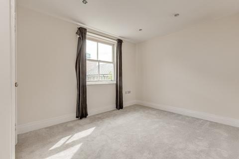 3 bedroom flat for sale, Greensward House, Imperial Crescent, Fulham