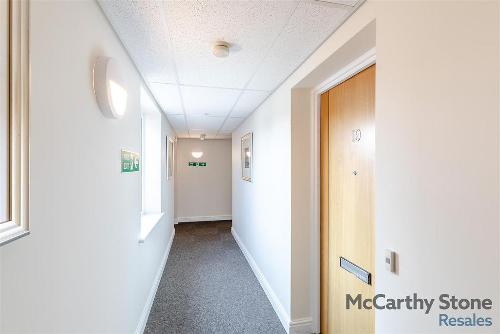 8649121-interior17.jpg