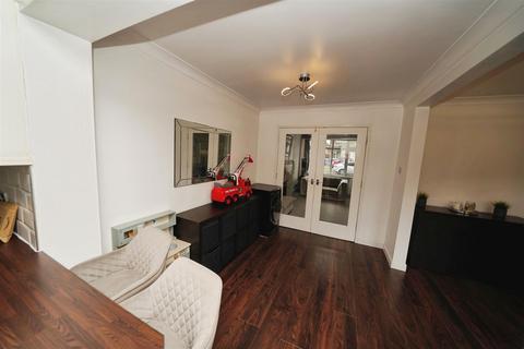 2 Burdon Close, Willerby, Hull, HU10 6QZ