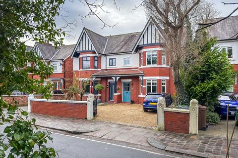 9 Beech Grove, Southport, PR9 7EE