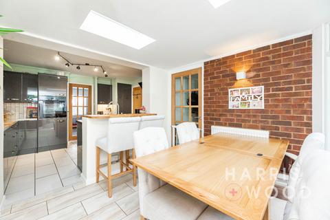 32 Benton Close, Witham, CM8 1JT