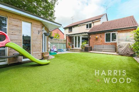 32 Benton Close, Witham, CM8 1JT