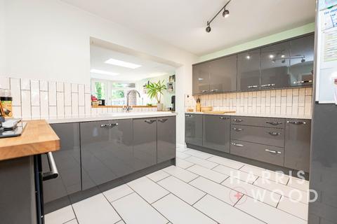32 Benton Close, Witham, CM8 1JT