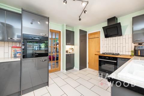 32 Benton Close, Witham, CM8 1JT