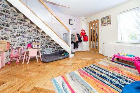 32 Benton Close, Witham, CM8 1JT