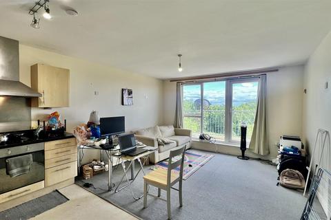 43 Canalside Gardens, Southall, UB2 5TJ