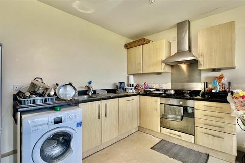 43 Canalside Gardens, Southall, UB2 5TJ