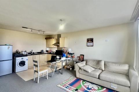 43 Canalside Gardens, Southall, UB2 5TJ