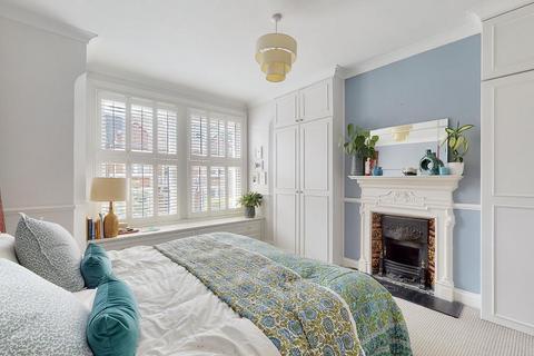 75a Fawe Park Road, London, SW15 2EG