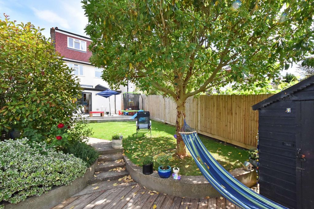 House in London - View 3
