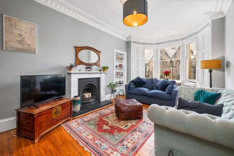 16/4 Easter Road, Edinburgh, EH7 5RG