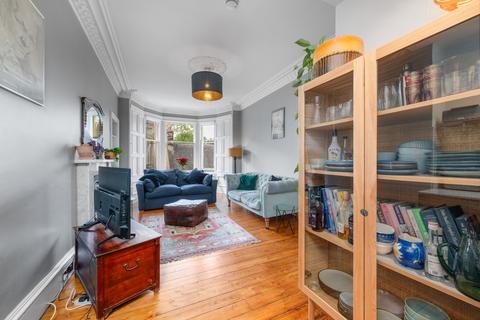 16/4 Easter Road, Edinburgh, EH7 5RG