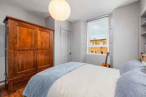 16/4 Easter Road, Edinburgh, EH7 5RG
