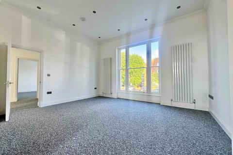 4 bedroom apartment to rent, Grosvenor Road, Wanstead E11