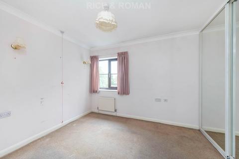 2 bedroom retirement property for sale, Crowthorne RG45