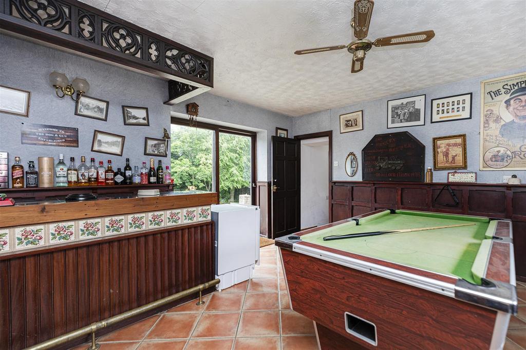 Bar/Multipurpose room