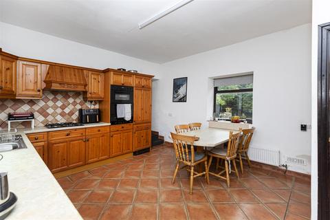 4 bedroom detached house for sale, Shepherds Thorn Lane, Huddersfield HD2