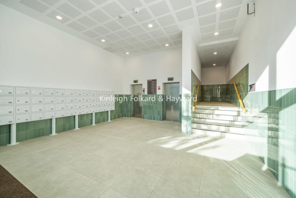 B98919e8-589d-4f4f-9