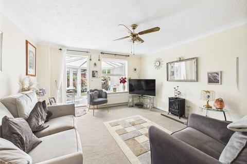 7 Whitewell Close, Barnwood, Gloucester, GL4 3TT
