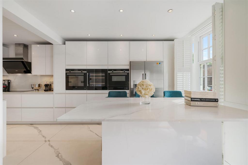 4 Fairhazel Mews, Fairhazel Gardens NW6 3 SG-7.jpg