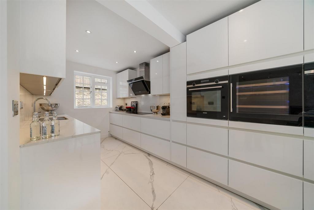 4 Fairhazel Mews, Fairhazel Gardens NW6 3 SG-5.jpg