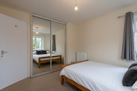 2 bedroom flat for sale, Blackmoor Court, Leeds LS17