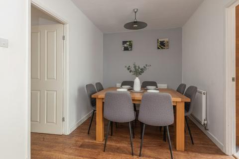 2 bedroom flat for sale, Sandhill Court, Sandhill Lane, Leeds LS17