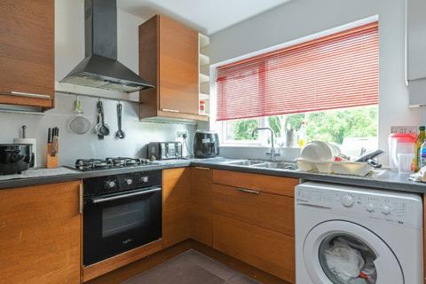 2 bedroom flat for sale, Sandhill Court, Sandhill Lane, Leeds LS17