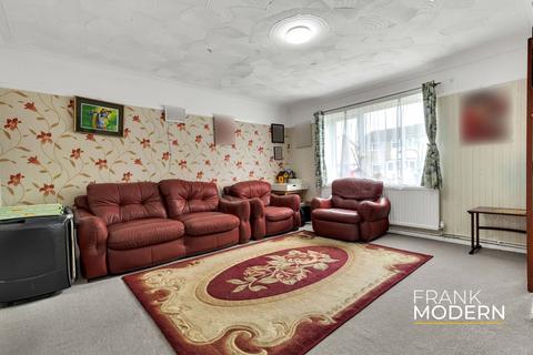115 Mountbatten Way, Peterborough, PE3 7JY