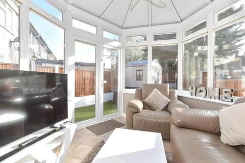 3 bedroom semi-detached house for sale, Davington Road, Dagenham, RM8