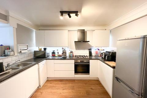 2 bedroom cottage for sale, Heol Ty'n Y Garn, Pen-Y-Fai, Bridgend, CF31 4NY