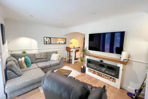 2 bedroom cottage for sale, Heol Ty'n Y Garn, Pen-Y-Fai, Bridgend, CF31 4NY