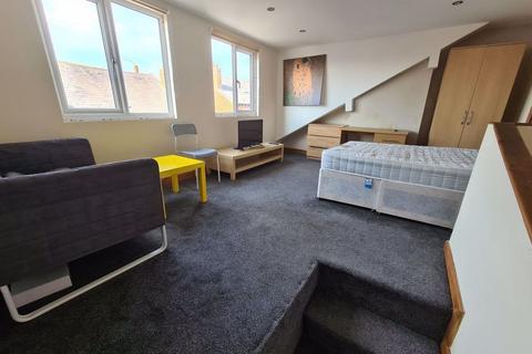 3 bedroom house to rent, Kelsall Terrace, Leeds LS6