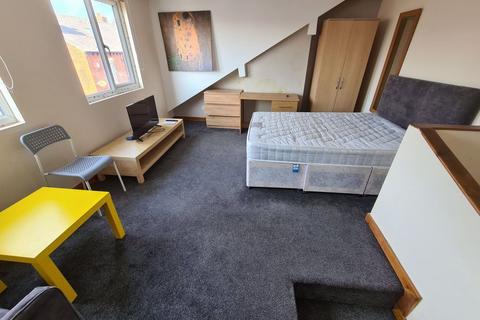 3 bedroom house to rent, Kelsall Terrace, Leeds LS6