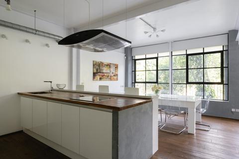 3 bedroom flat for sale, Morris Road, London, E14