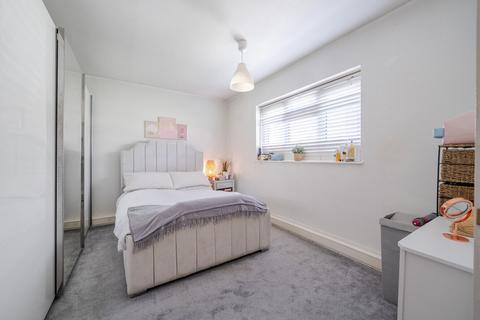 18 Imperial Way, Chislehurst, BR7 6JP