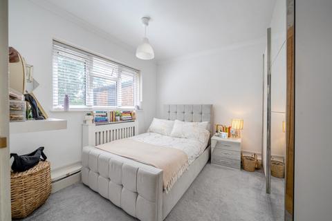 18 Imperial Way, Chislehurst, BR7 6JP