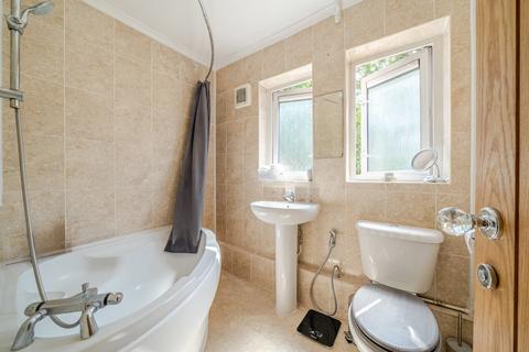 18 Imperial Way, Chislehurst, BR7 6JP