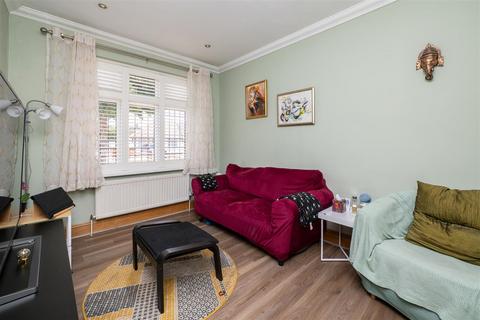 3 Benfleet Close, Sutton, SM1 3SD