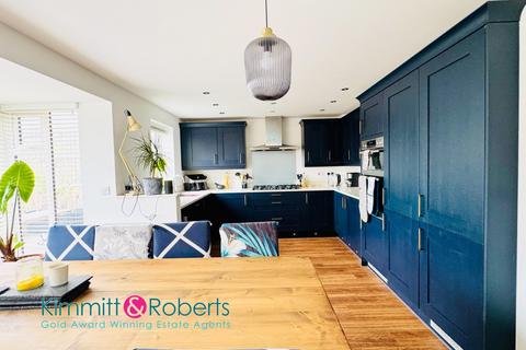 4 bedroom detached house for sale, Hartland Close, Ryhope, Sunderland, Tyne and Wear, SR2