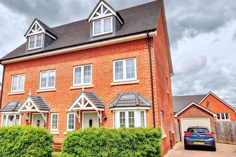28 Cartmel Road, Daventry, NN11 2PP