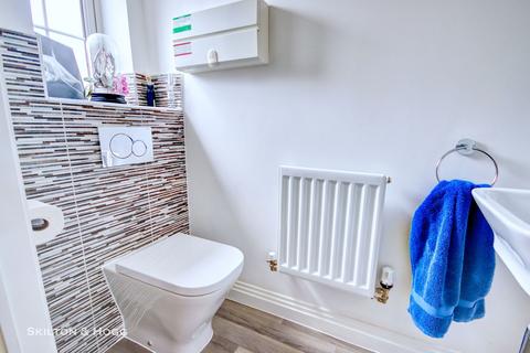 28 Cartmel Road, Daventry, NN11 2PP
