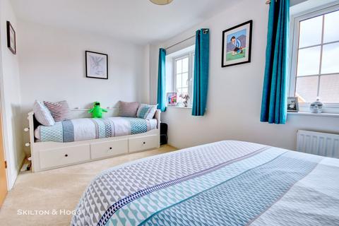 28 Cartmel Road, Daventry, NN11 2PP