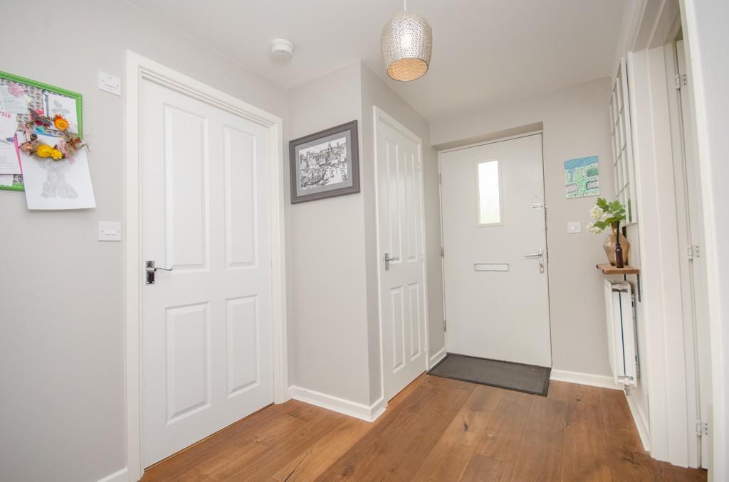 Entrance hall pic 2.jpg