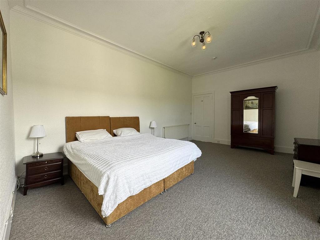 Bedroom 1.2.jpg