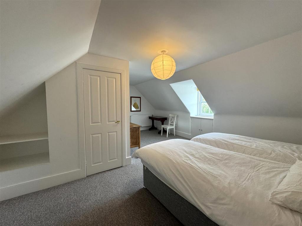 Bedroom 2.2.jpg