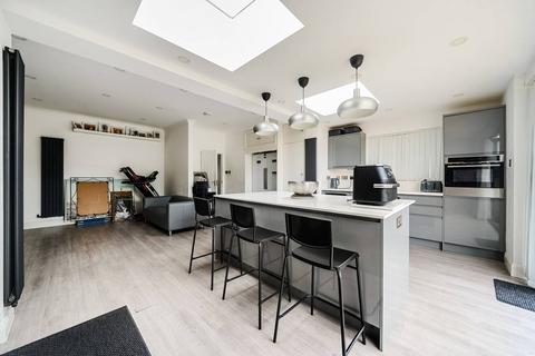 21 Woodvale Avenue, London, SE25 4AD