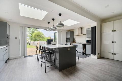 21 Woodvale Avenue, London, SE25 4AD